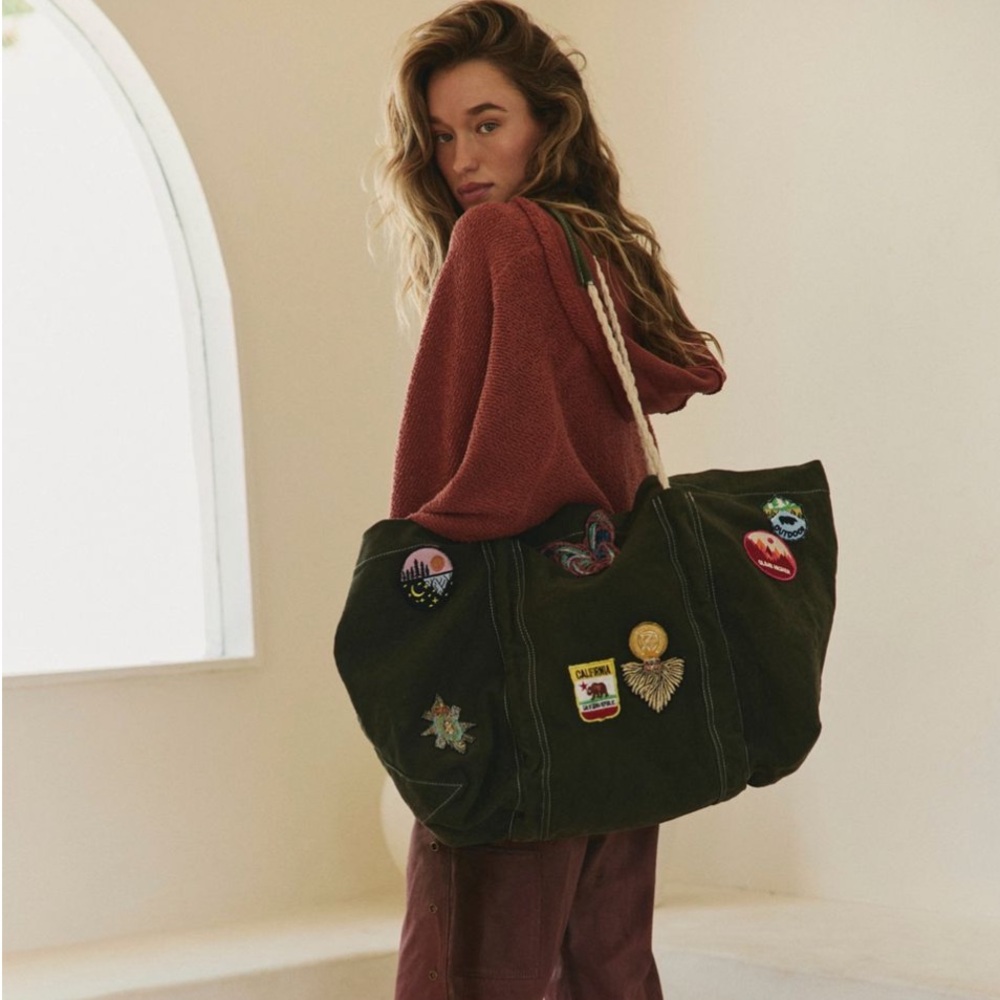 NWT FREE PEOPLE BEEN THERE BADGE TOTE BAG - Picture 1 of 7